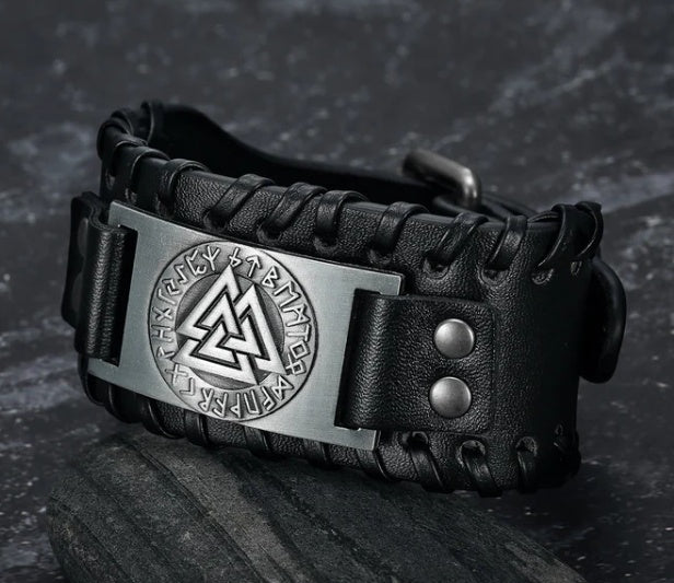 JC-241230BBJ-051  Nordic Viking Totem Triangle Energy Men's Leather Bracelet